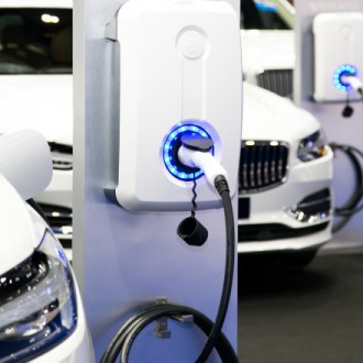 The problem of charging Electric Vehicles on the road