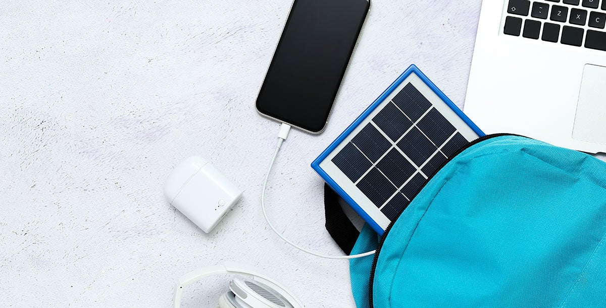 photovoltaic panel to charge your laptop and smartphone