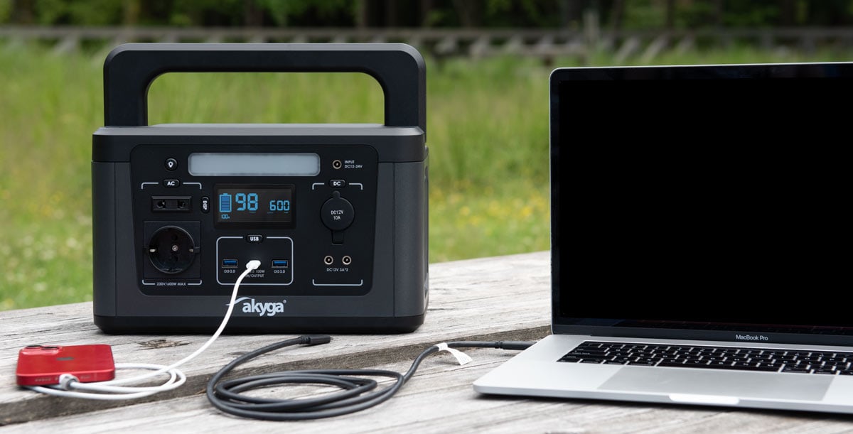 Akyga power station for charging your laptop and smartphone